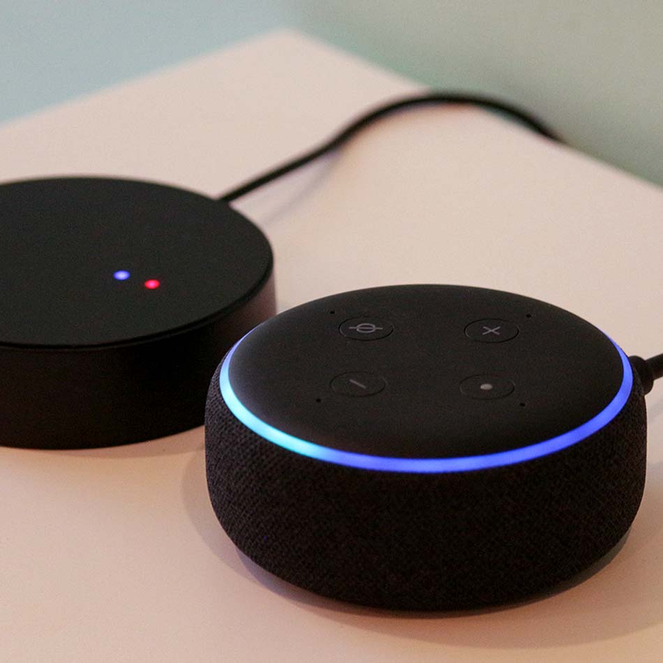 Equipo Alexa con sistema Motion para manejar persianas y cortinas
