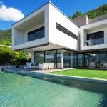 Casa moderna diseñada con arquitectura sostenible