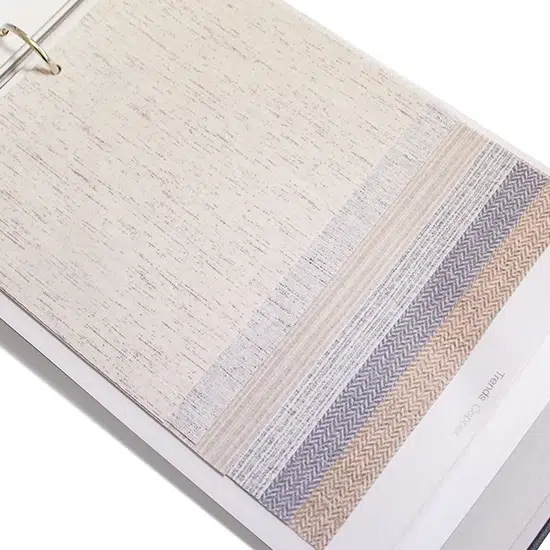 Muestrario físico de nuestro abanico de opciones en telas para persianas